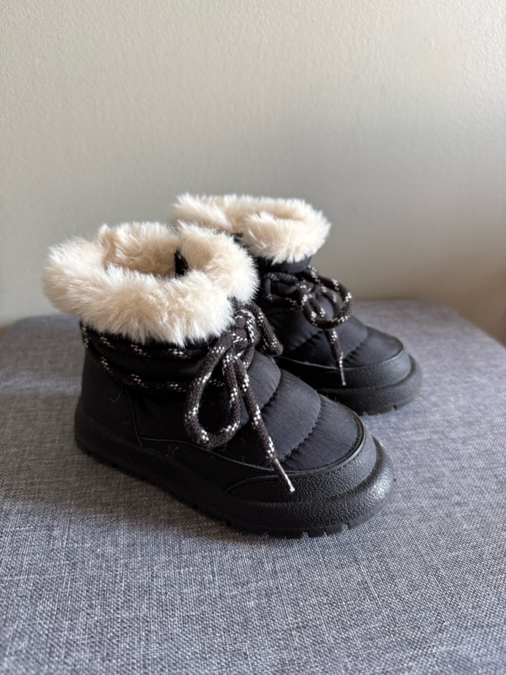 Zara Black Kids Boots with Cream Faux-Fur Collar